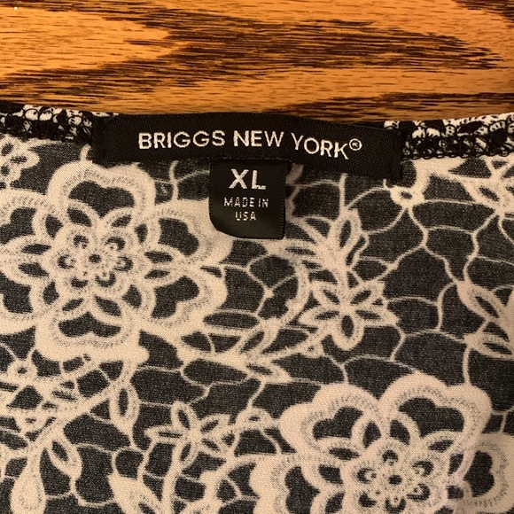 Modest Briggs New York 3/4 sleeve black and white flower shirt - Picture 3 of 10